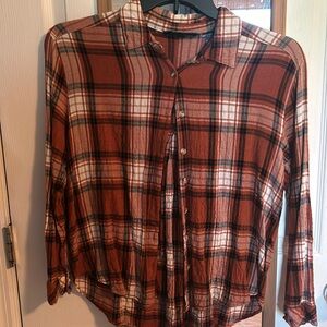 Women’s button up shirt